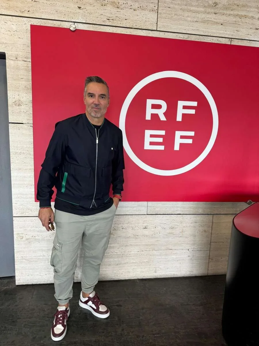 Juan Luis Mora, de visita en la RFEF