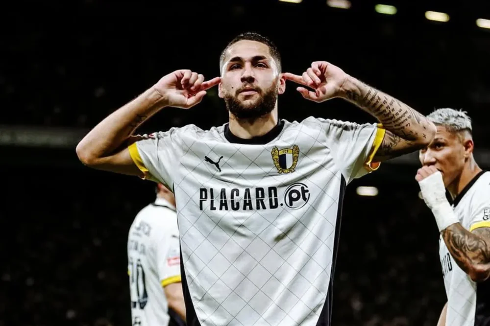 Óscar Aranda está de vuelta en el Famalicão.